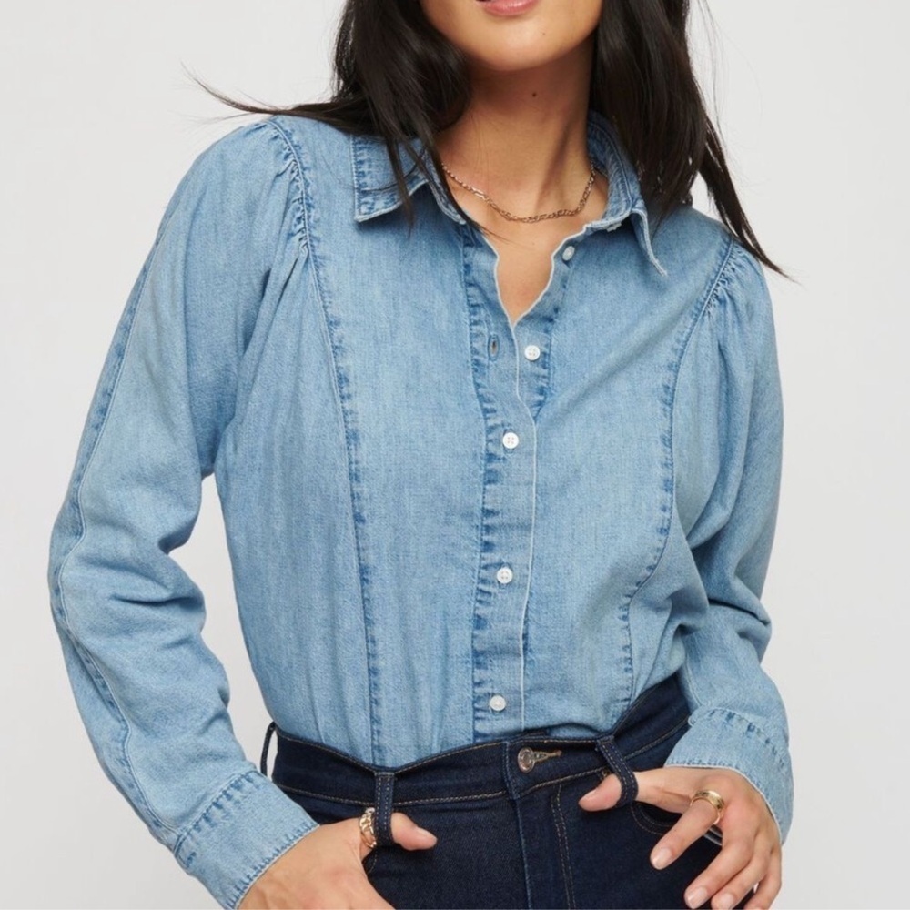 NWOT DYNAMITE Vera Chambray Blouse